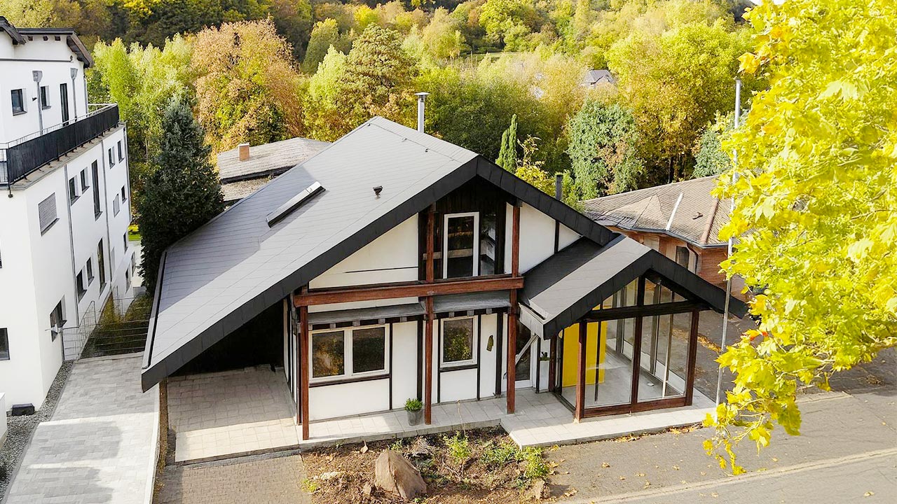 MeinArchitekt AdenauerHof Wachtberg Straßenseite, Oktober 2025